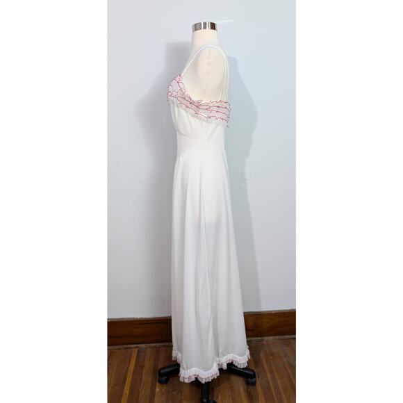 Vanity Fair Mary Poppins 60s Nightgown - Picture 3 of 8